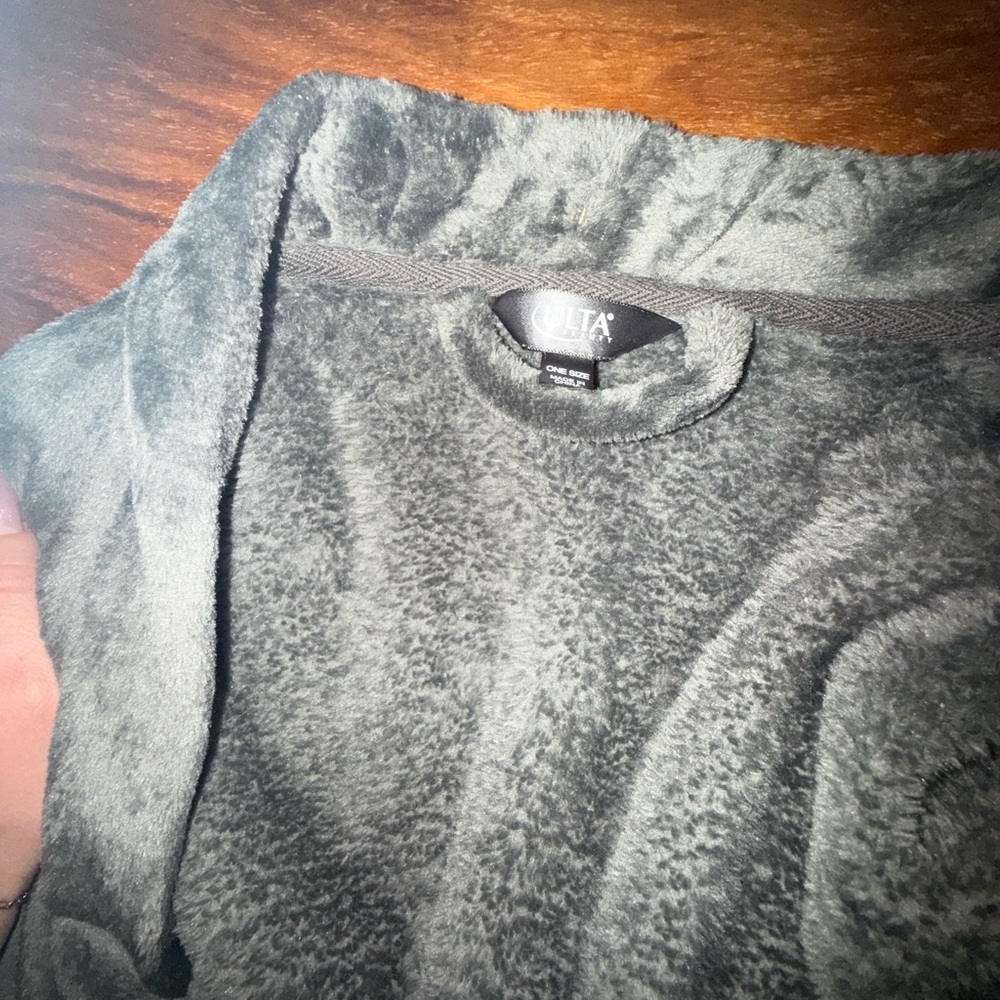Plush Grey Robe - Picture 3 of 6